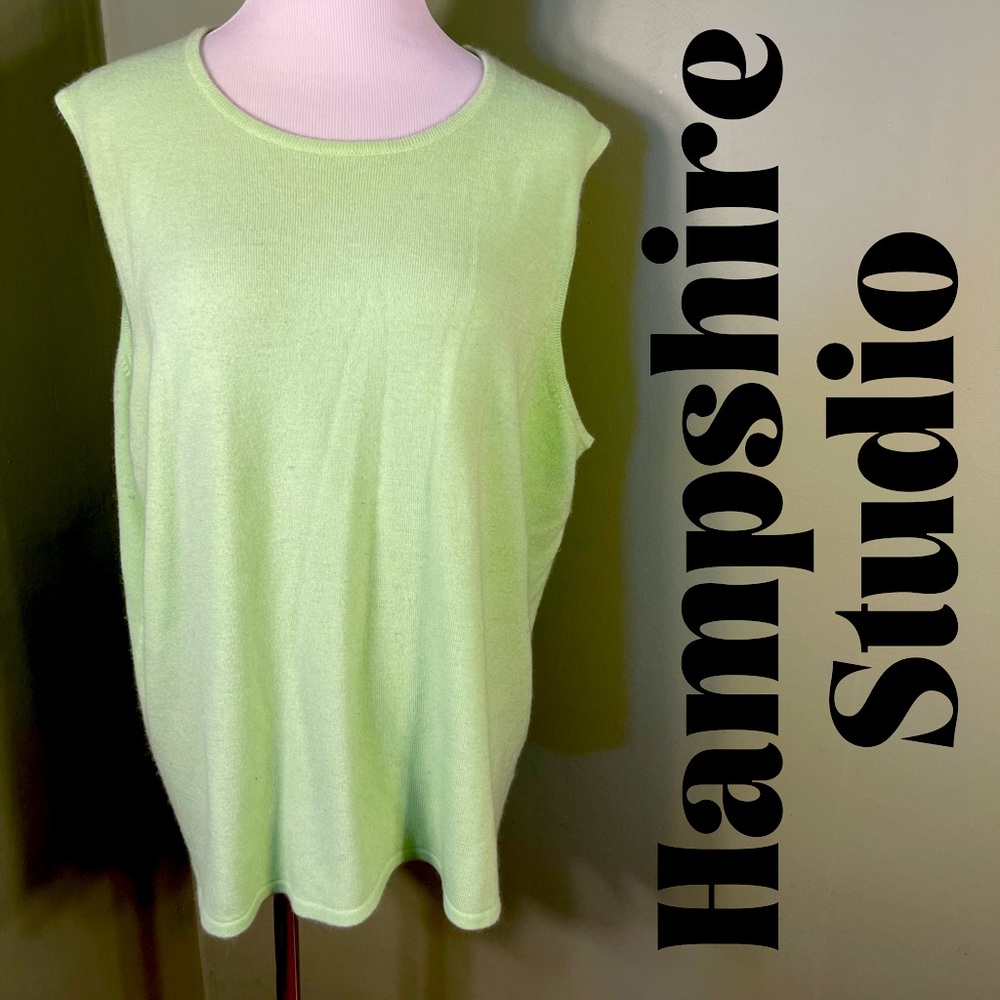2x Hampshire Studio sweater vest